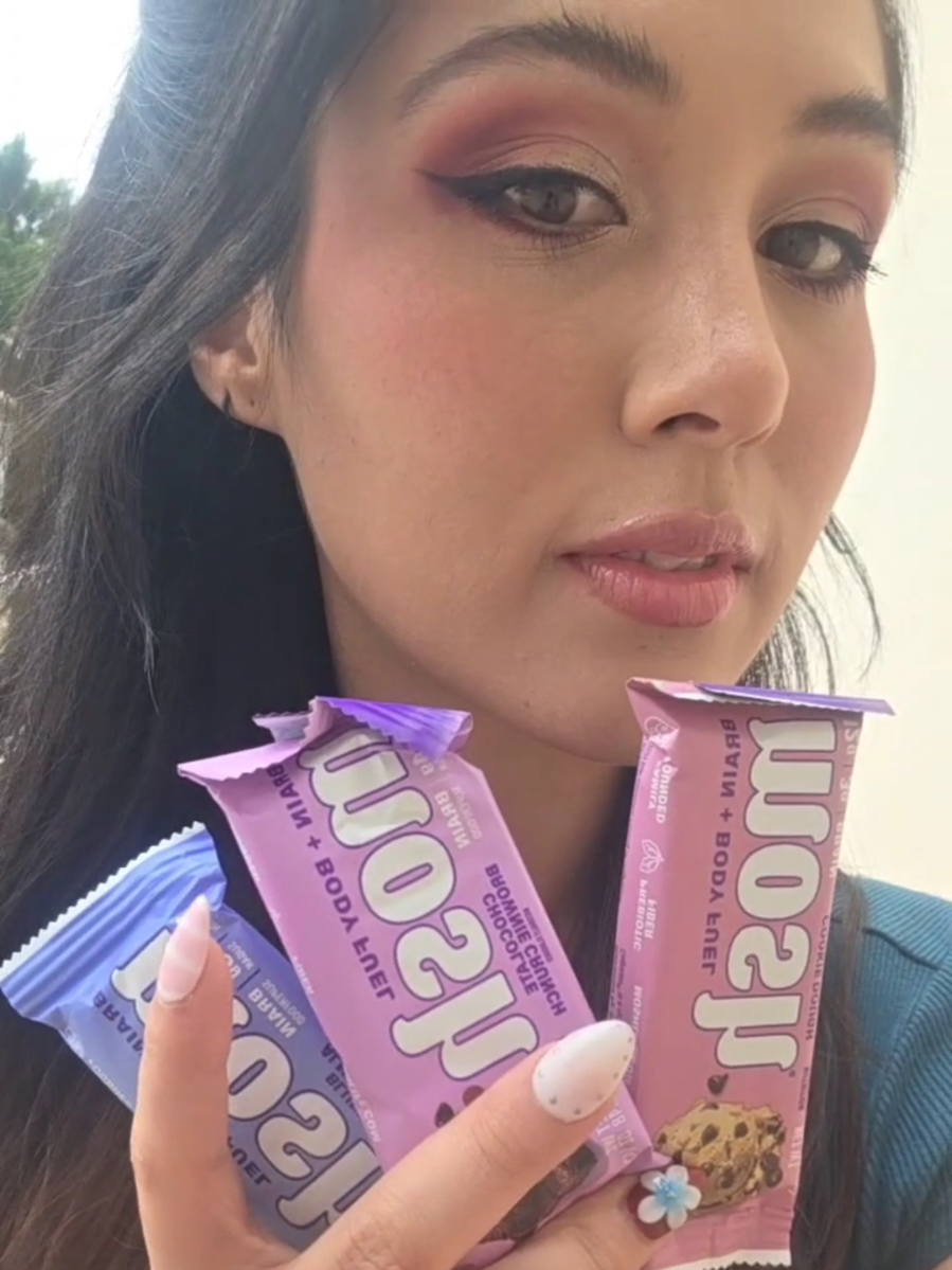 TikTok post by @elishalunaruiz for MOSH. Caption reads: 🫐🥜🍋 @Mosh @stackinfluence #moshlife [...].