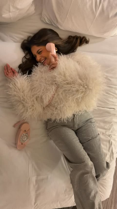 Instagram post by @mastanxy for New Yorker. Caption reads: Anzeige| @newyorkeronline 🩷
#newyorkeronline....