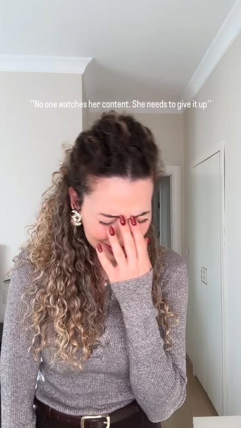 Instagram post by @yasminozdemirkaraa for Koton. Caption reads: Hohohooo🎅🏻🎄 @koton 
#reklam.