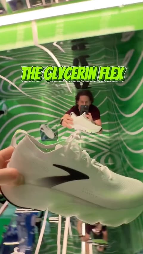 Instagram post by an influencer for Brooks Running Canada. Caption reads: Flex on em’ The Glycerin Flex is available January....