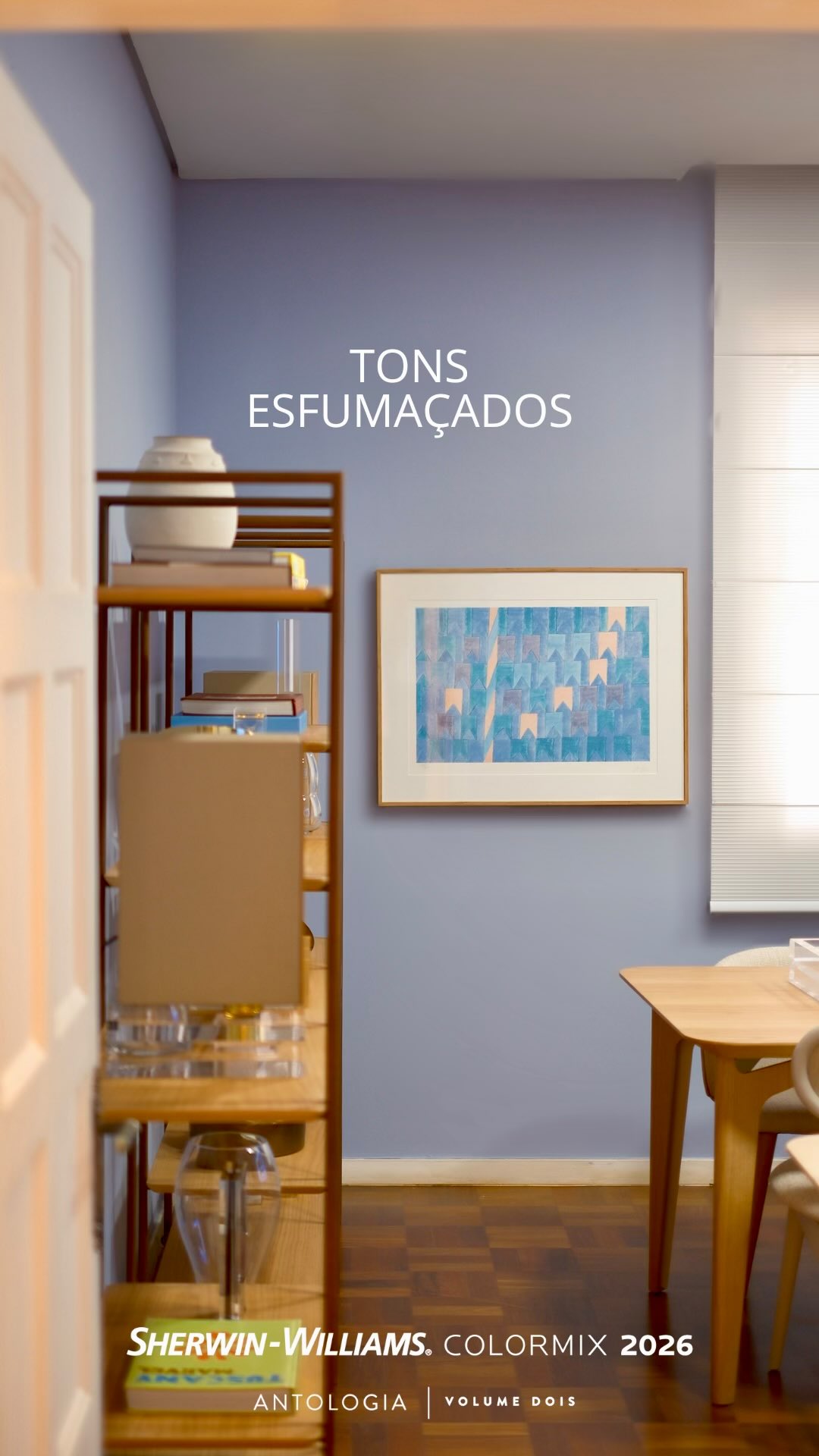 Instagram post by @casaconteudo_ for Sherwin-Williams. Caption reads: 🩵Algumas cores não chegam para dominar o ambiente....