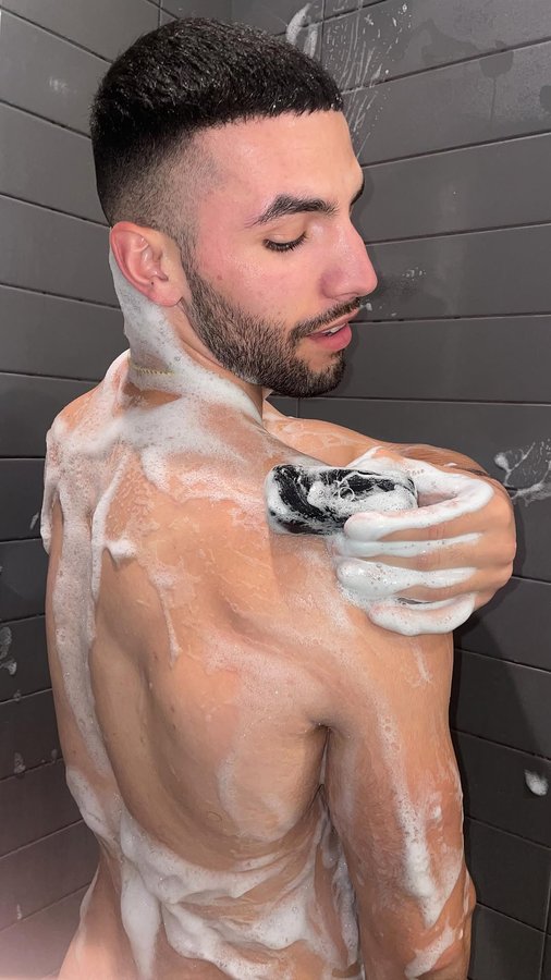 Instagram post by @climv for Buttah Skin. Caption reads: [...] off the gym. I can always count on....