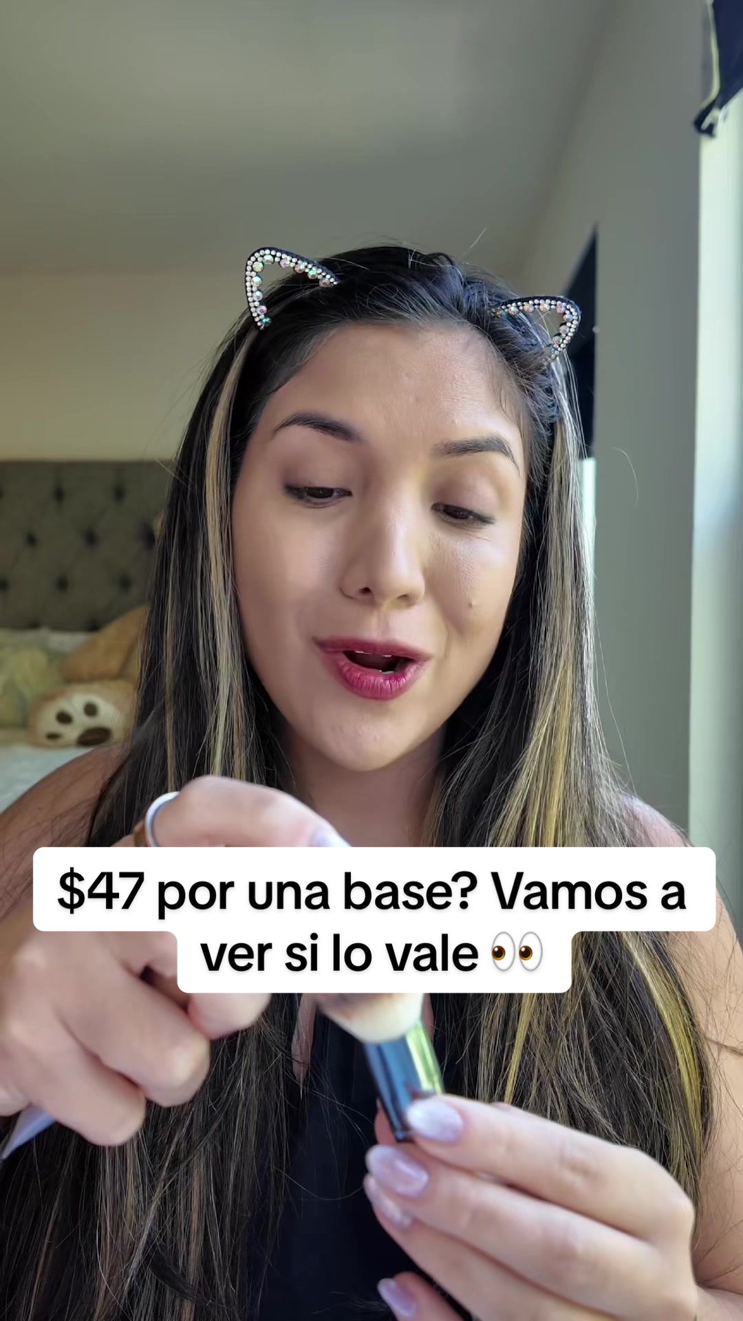 TikTok post by @lafamiliahung for IT Cosmetics. Caption reads: Mi honesto review 👆 de la CC Cream viral de @IT....