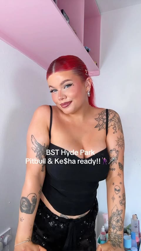 Instagram post by @makeup.lois for REAL TECHNIQUES. Caption reads: [...] @bsthydepark with @tanologisttan x....