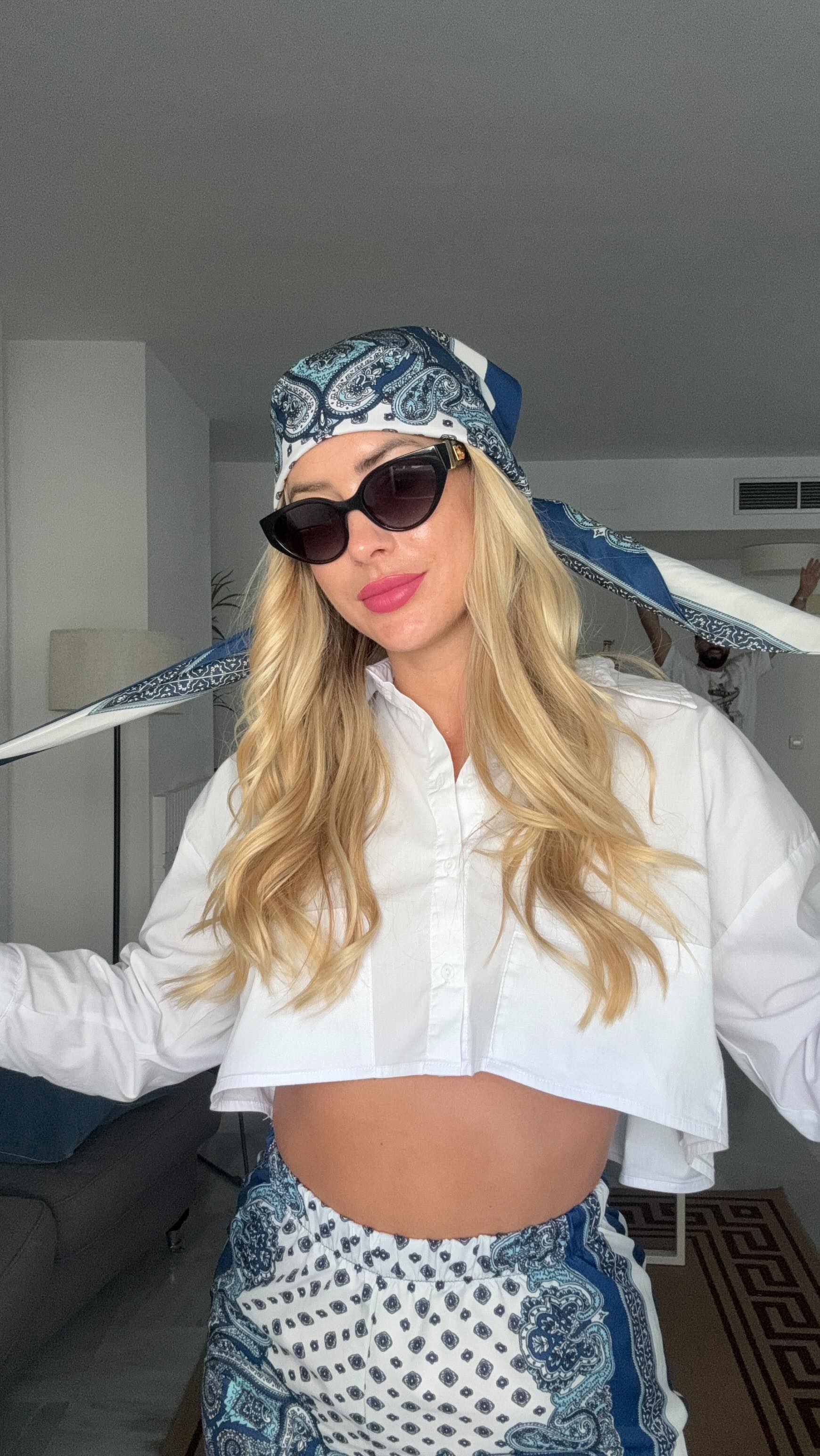 Instagram post by @tina_tinita_ for JLUXLABEL. Caption reads: [...] @dolcegabbana White top @jluxlabel Beige Bag....