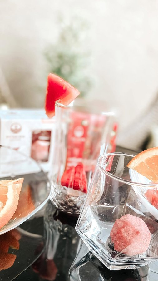 Instagram post by @rendasinspirations for Poseidn. Caption reads: You still have time to enjoy these cocktail bombs....