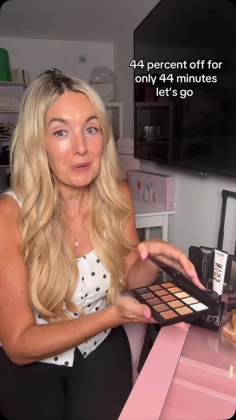 Instagram post by @itsmolliesworld for BPerfect Cosmetics. Caption reads: [...] for just 44 minutes only let’s go....