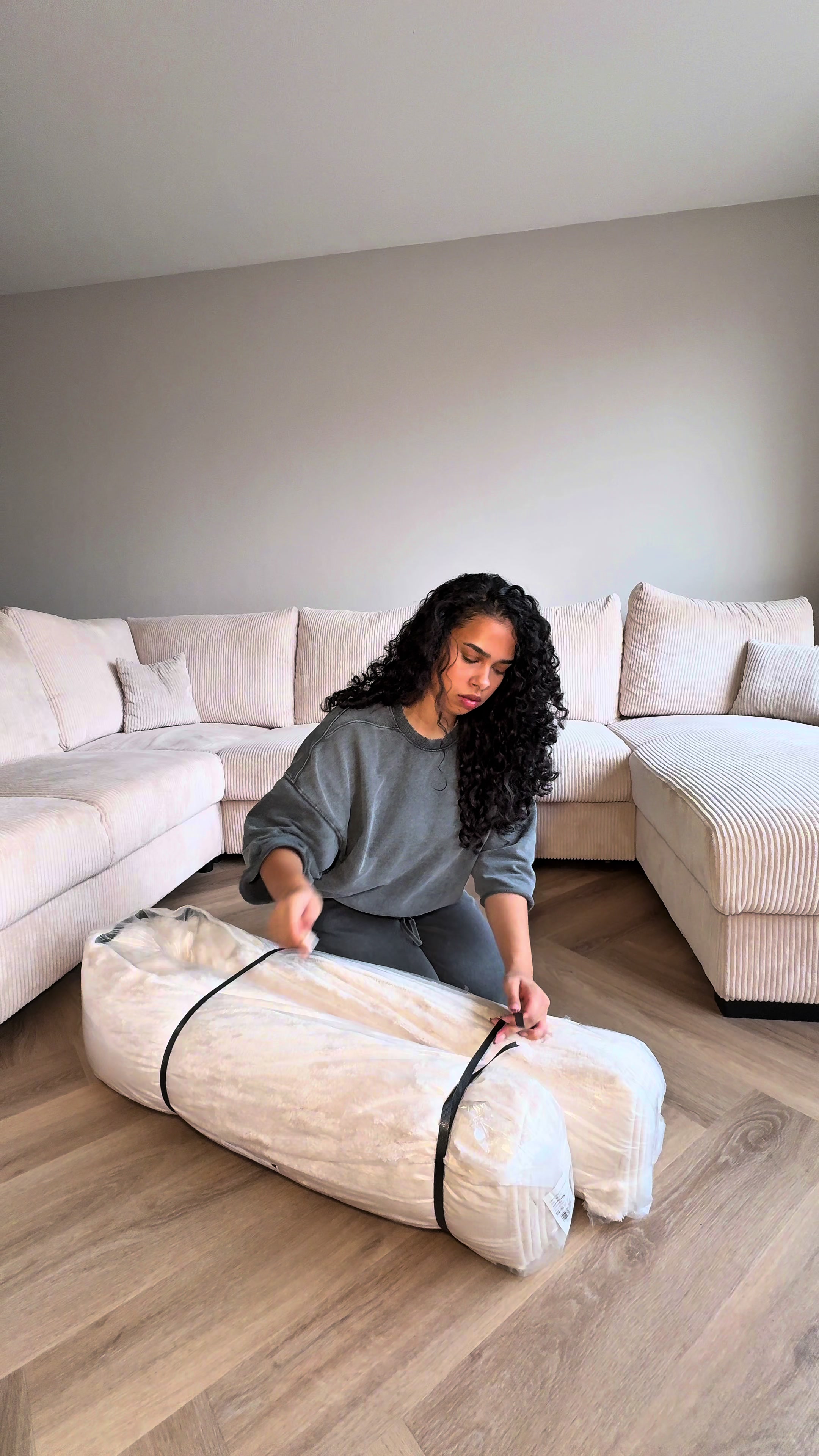 TikTok post by @jennifergrantt_ for Trendcarpet. Caption reads: Code: JENNIFERRGRANTBW @Trendcarpet  #tapijt....