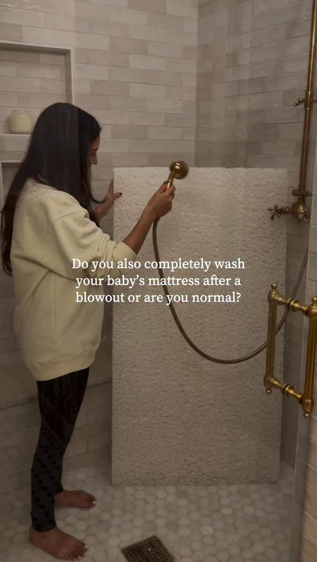 Instagram post by @therosiescorner for Newton Baby. Caption reads: Right now, @newtonliving is having their BFCM....