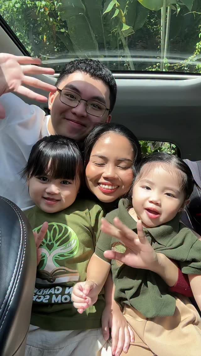 Instagram post by @jubiandxian for Jollibee. Caption reads: OUR FIRST DATE STORY 🤣❤️ #juxifam @jollibee.