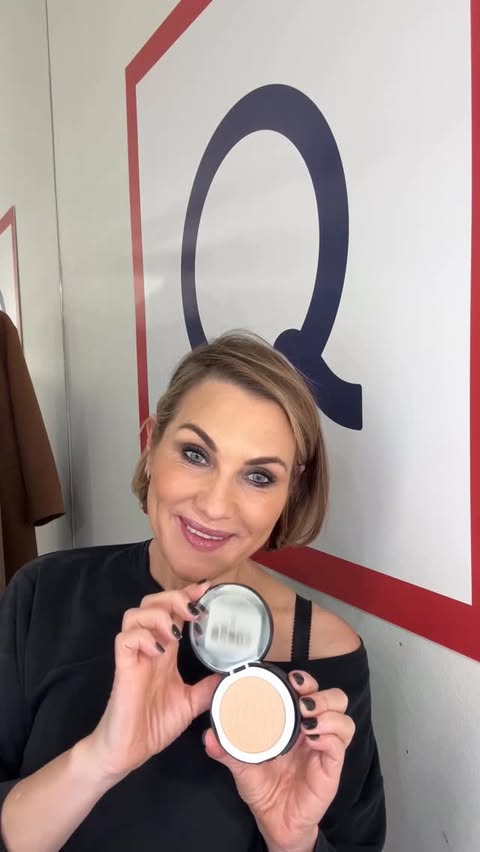 Instagram post by @sarahjanefroom for bareMinerals. Caption reads: [...] on air @qvcuk today with the amazing....
