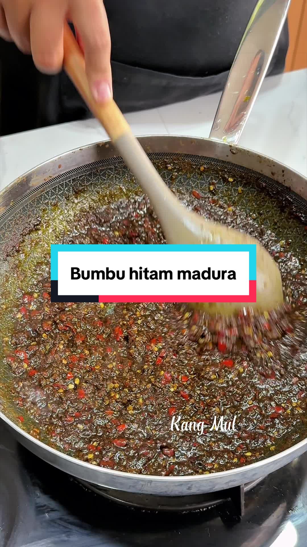 TikTok post by @dikri_muldani for Steincookware. Caption reads: [...] masaknya pake elite clad series dari....
