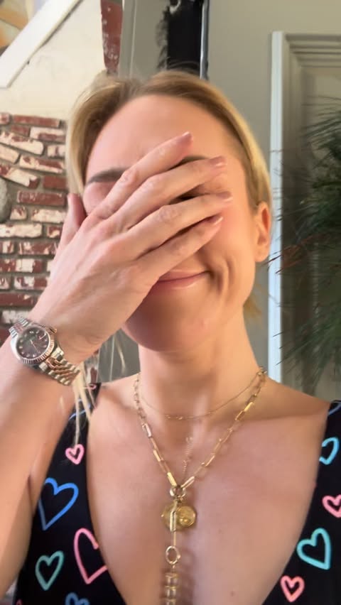 Instagram post by @sharnaburgess for MeUndies. Caption reads: @meundies, people love them 🤷🏼‍♀️ 

We’re big....