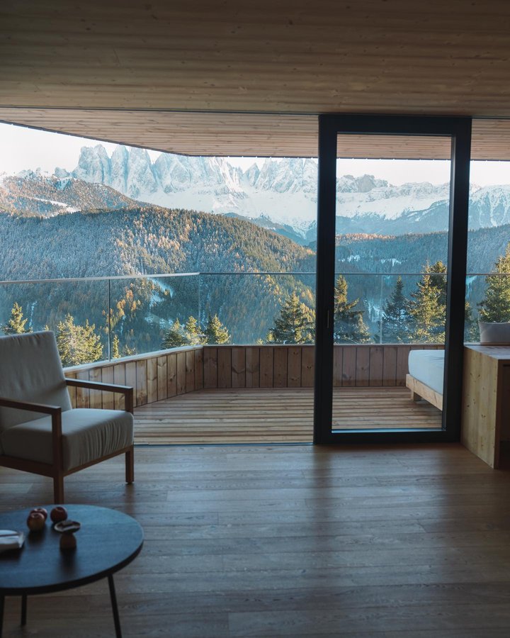 Instagram post by @calliethorpe for Small Luxury Hotels. Caption reads: [...] is a hotel part of @smallluxuryhotels....