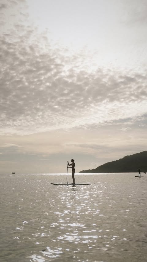 Instagram post by @_hollyt for Luxury Escapes. Caption reads: [...] with a unforgettable stay through Luxury....