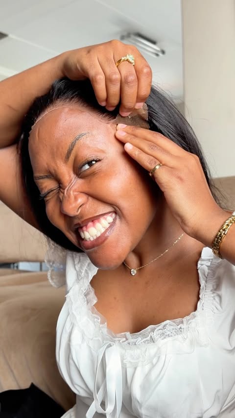 Instagram post by @caiah.m for Dark and Lovely. Caption reads: [...] Clicks, Dis-Chem or Takealot.....