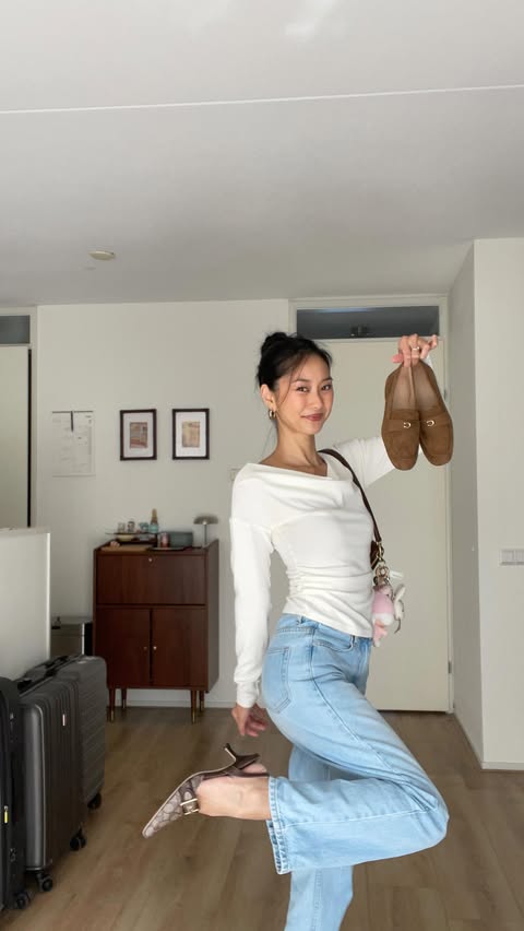 Instagram post by @thuvnn for Spartoo. Caption reads: [...] SLINGBACK - Coach SCULPTED C LOAFER....