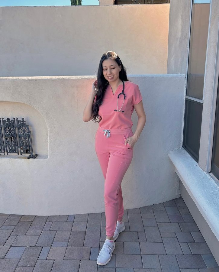 Instagram post by @nurselinda_us for DOLAN Scrubs. Caption reads: Gratitude makes your life brighter… 

It helps us....