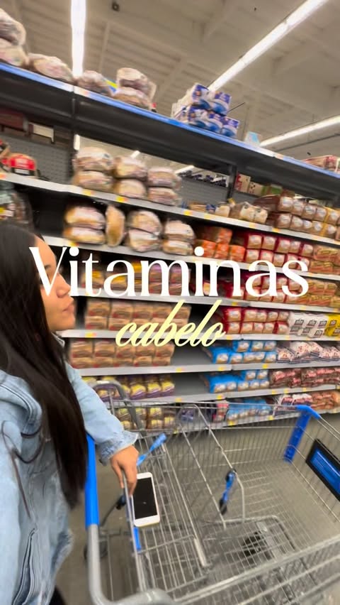 Instagram post by @bru.viajou for MegaFood. Caption reads: [...] que valem a pena versão WALMART.....