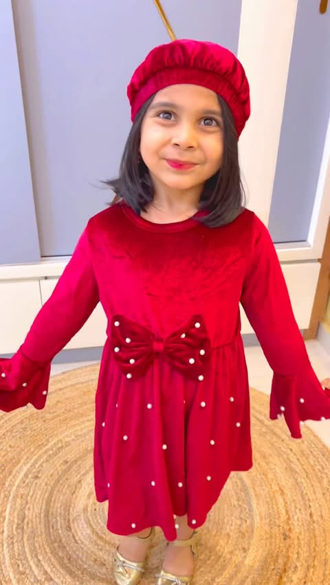 Instagram post by @dramaqueenshreenika for Hopscotch. Caption reads: Winter looks I love from....