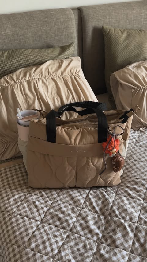 Instagram post by @the.cozysoul for Bagsmart. Caption reads: [...] remotely. And the Paz Tote II bag from....