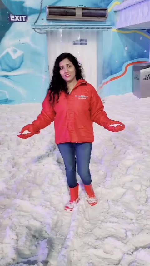 Instagram post by @avimuktas_carnival for EVEREVE. Caption reads: [...] cancel your plans due to periods, try....