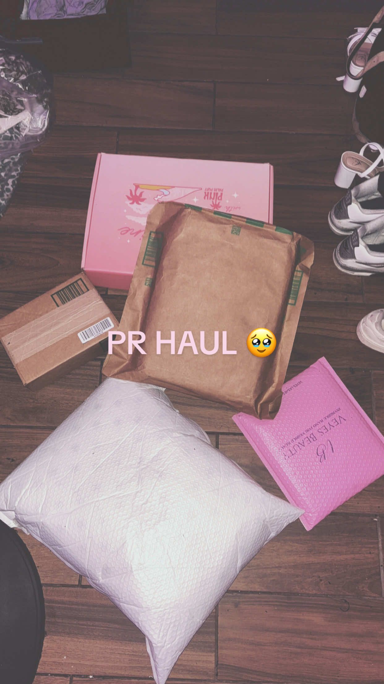 TikTok post by @its.myapapaya for PINK PALM PUFF. Caption reads: [...] #haul @BeetlesGelPolish @PINK PALM PUFF....