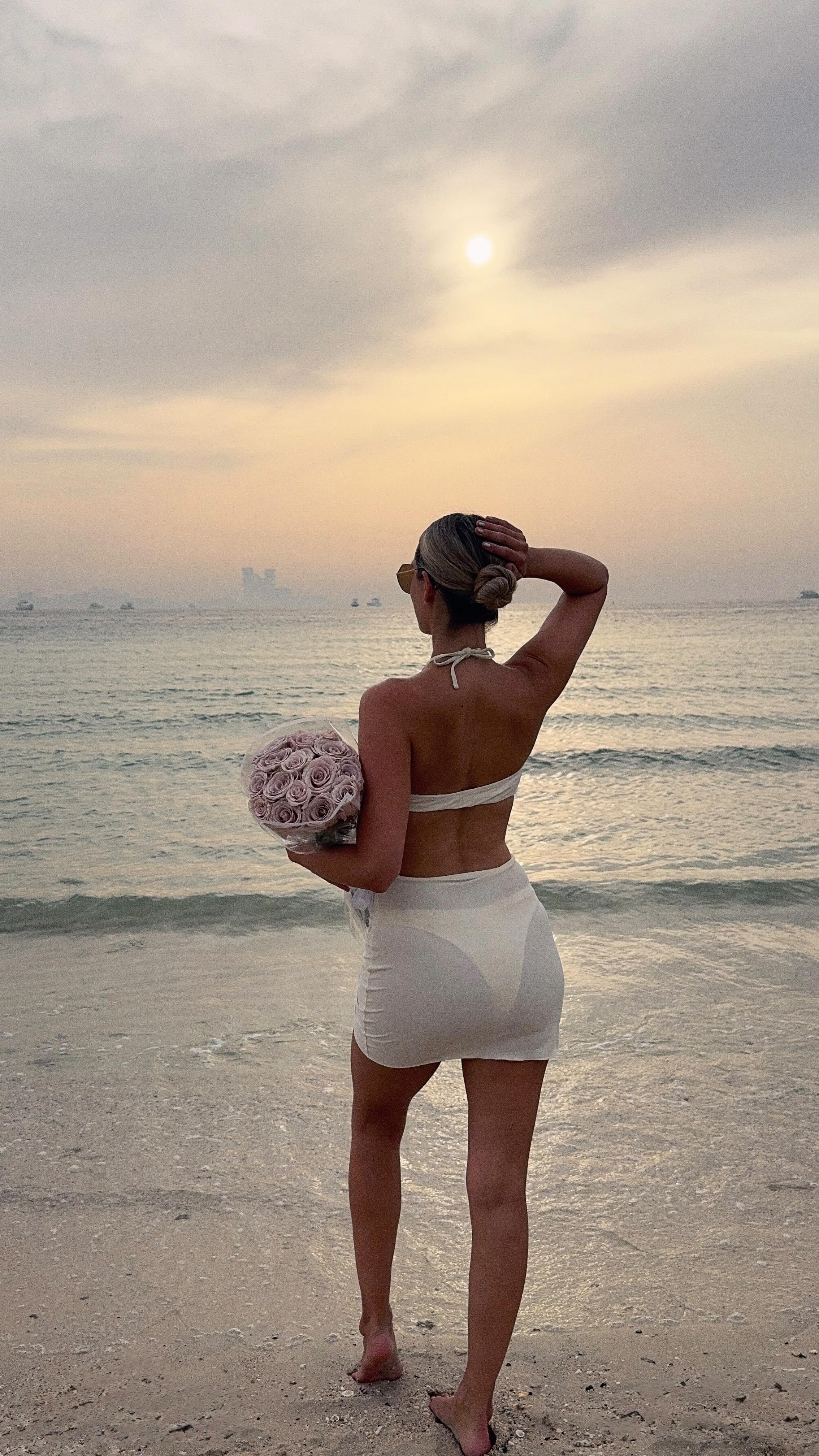 Instagram post by @theresa.schiffhauer for Club L London. Caption reads: [...] 2: @elliatt 
dress 3: @clubllondon 
dress 4:....