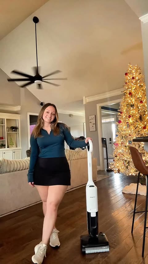 Instagram post by @thecourtneynielson for Tineco. Caption reads: Trying out Tineco’s Hammerhead cordless wet/dry....