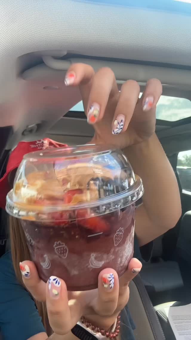 Instagram post by @em.inthe.city for Smoothie King. Caption reads: 📍 @smoothiekingkc ✅ Taste Test Approved ✨....