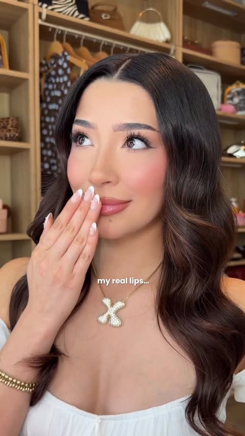 Instagram post by @ximenamirandaf for Kylie Cosmetics. Caption reads: Ok pero… estos Tinted Butter Balm de....