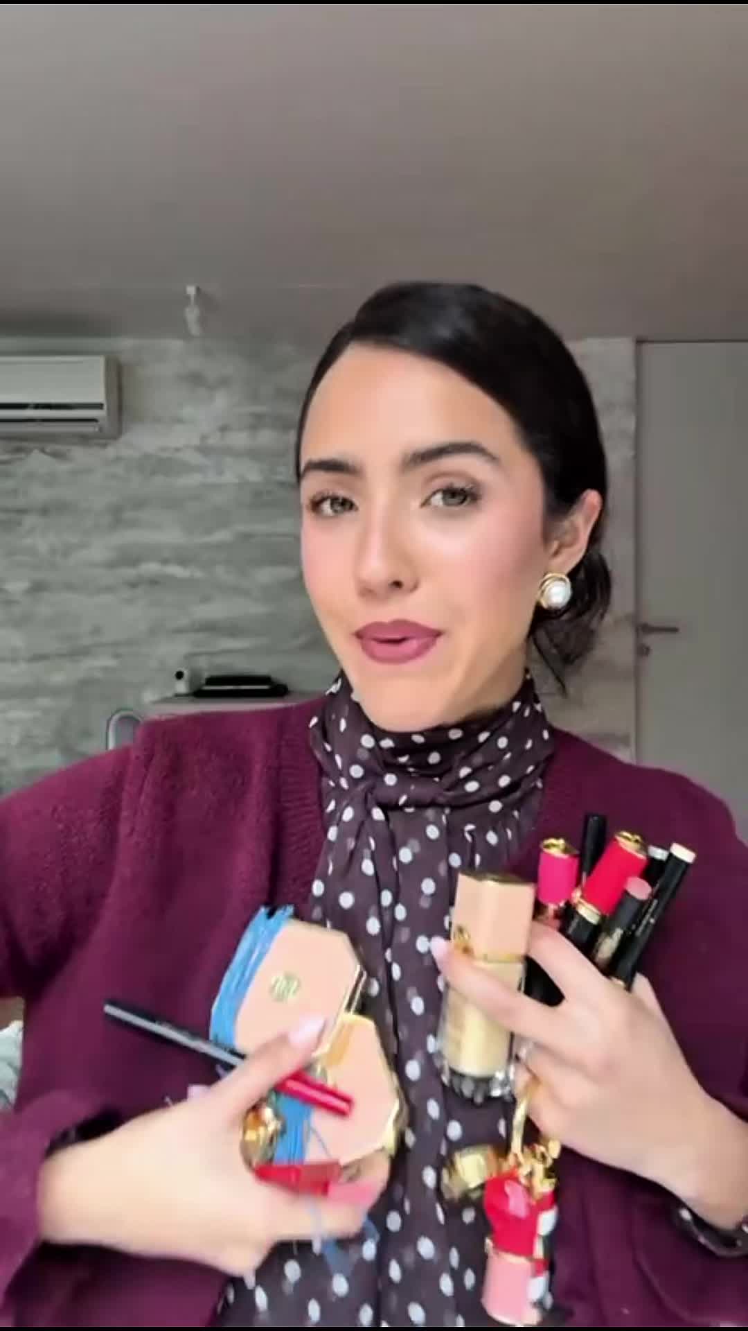 TikTok post by @nicoleagnesii2 for Carolina Herrera. Caption reads: Grwm para mi posada con @Carolina Herrera....