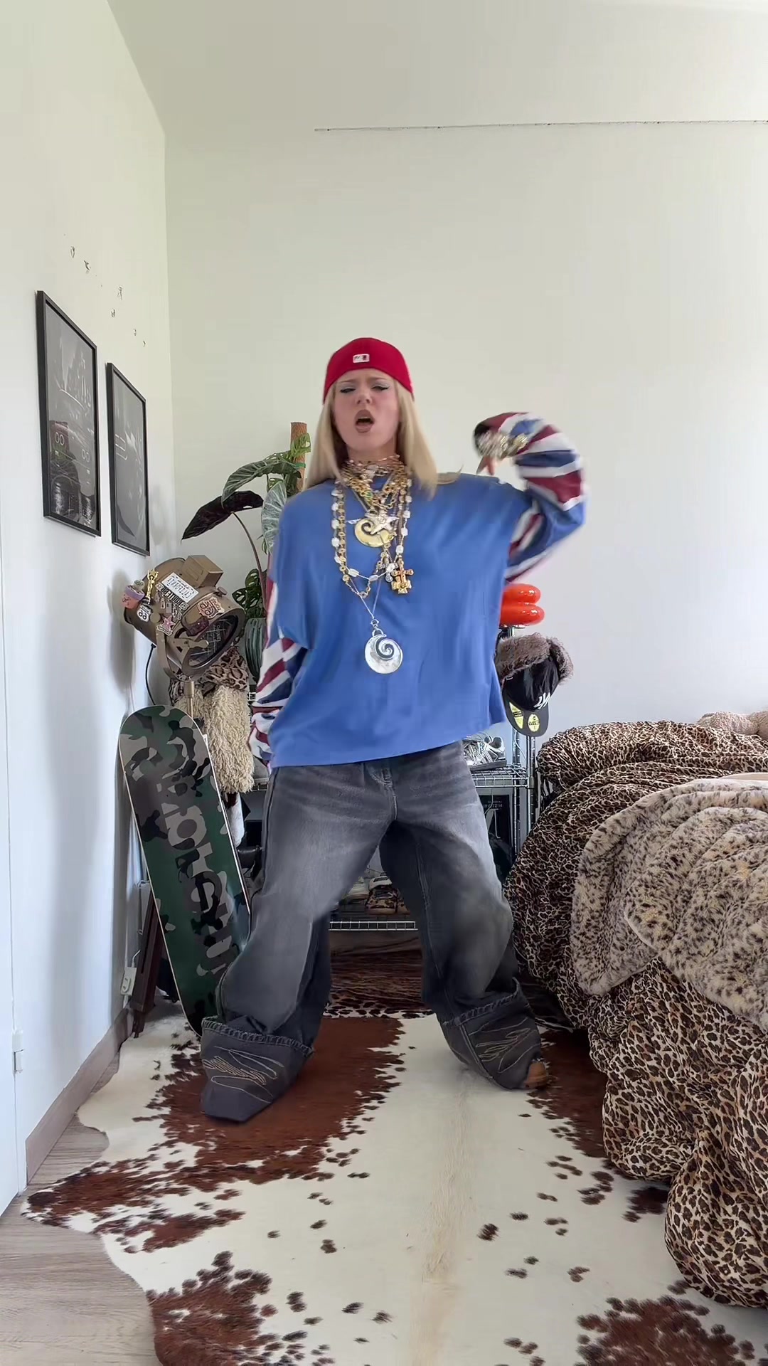 TikTok post by @loeiza.efl for Cold Culture. Caption reads: one way @Cold Culture #coldculturehoodie [...].