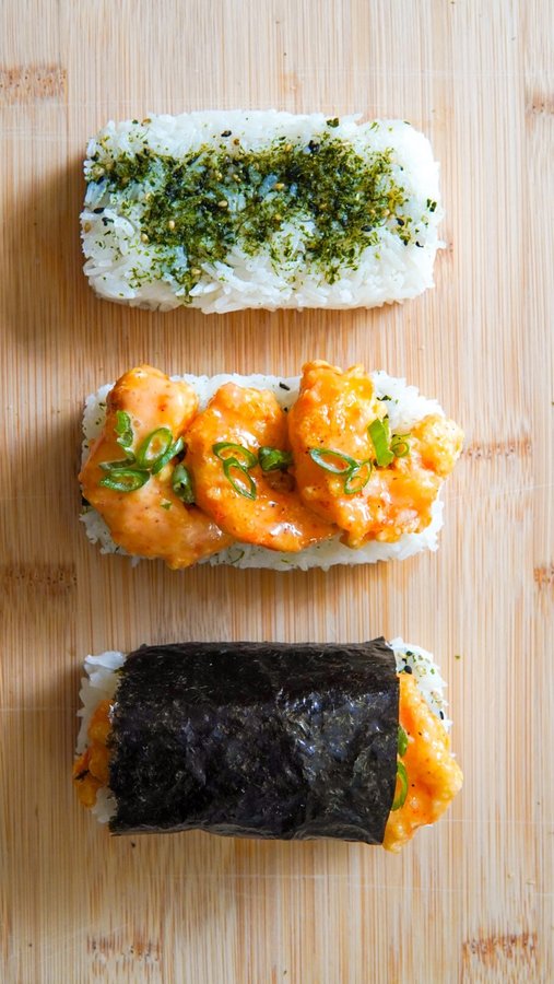 Instagram post by @soundsyum_ for Gimme Seaweed. Caption reads: Fiery and a whole snack in one, just like you.

I....