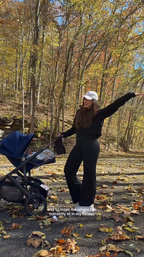 Instagram post by @autumnmlove for Peloton. Caption reads: #ad Workouts that fit any season. I’m making....