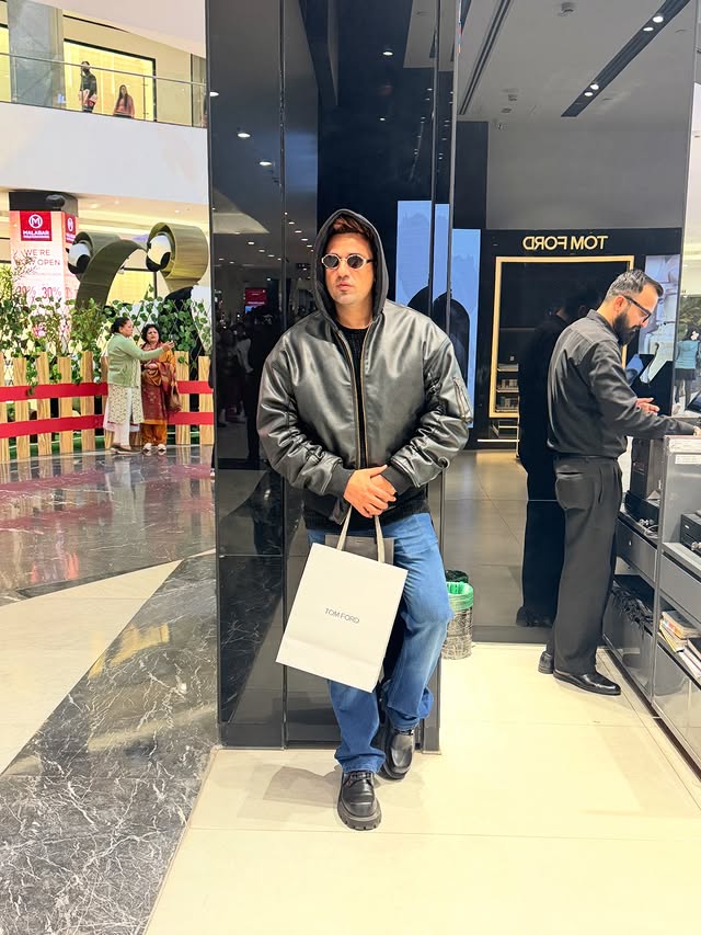 Instagram post by @the_yasirhussain for TOM FORD. Caption reads: @tomford You are the best 👊🏻
@the_yasirhussain....