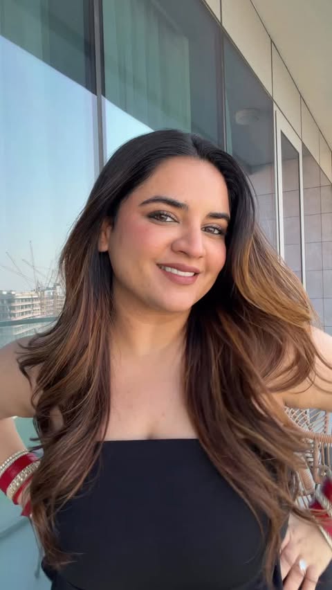 Instagram post by @prableenkaurbhomrah for Airbnb. Caption reads: The kind of stay that makes you want to pause time....