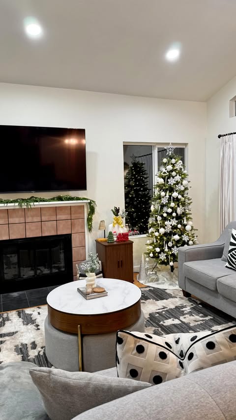 Instagram post by @blazing.glow_decor for King of Christmas. Caption reads: [...] beautiful Christmas garland from....