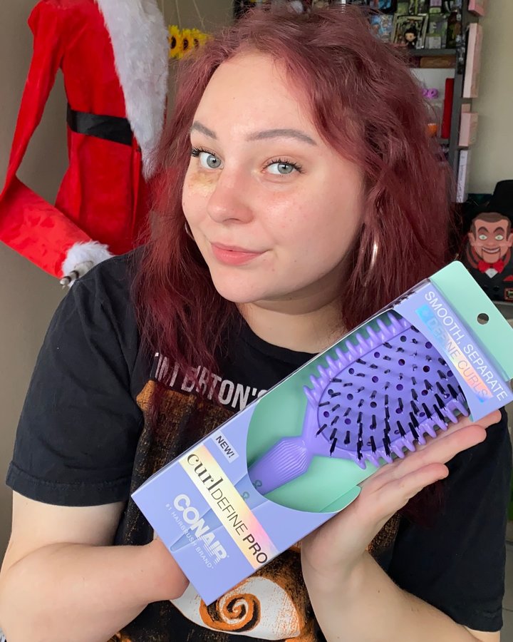 Instagram post by @kaylee_benoit18 for BzzAgent. Caption reads: 💙CONAIR💜
-
If your new well HI! I’m Kaylee....