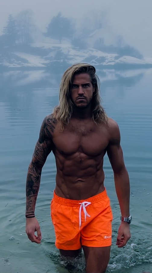 Instagram post by @henrikjordal for Happn. Caption reads: You prefer option one or two for some....