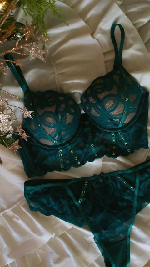 Instagram post by @_samanthaamartin for UCA Lingerie. Caption reads: [...] lingerie sets. Endless inspo from....