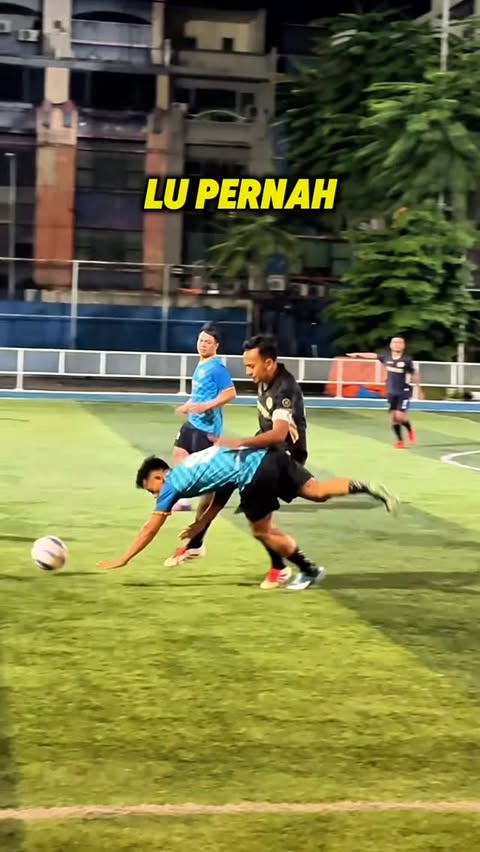 Instagram post by @telefooty_official for Bank BRI. Caption reads: Jadi pemain cabutan buat ngelawan FC Barcelona....