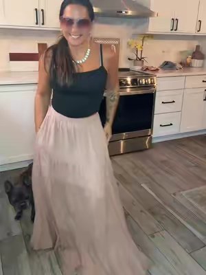 TikTok post by @vicsorge for Anrabess. Caption reads: [...] flattering maxi skirt #maxiskirt@ANRABESS.