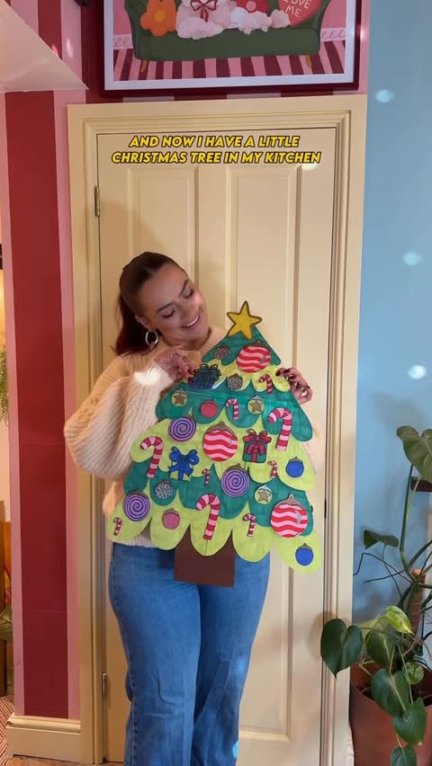 Instagram post by @emmasrectangle for Sharpie. Caption reads: [...] worries! All you need is some card and....