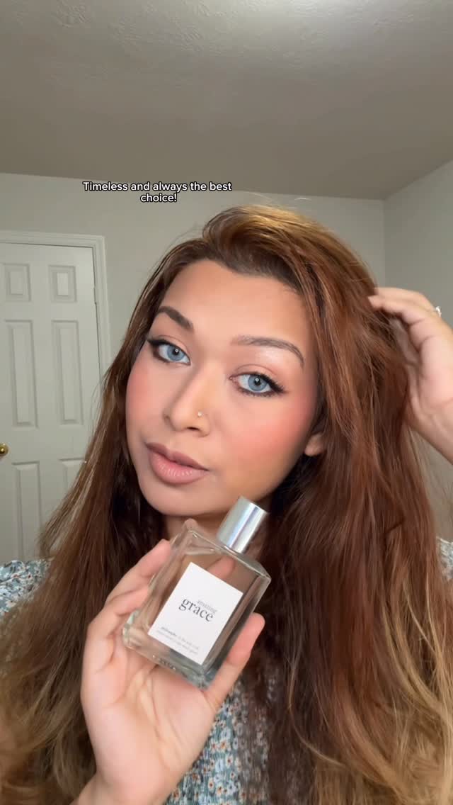 Instagram post by @honey.bon.bon for philosophy. Caption reads: 🫧 #cleangirl fragrance @lovephilosophy 

🤍....