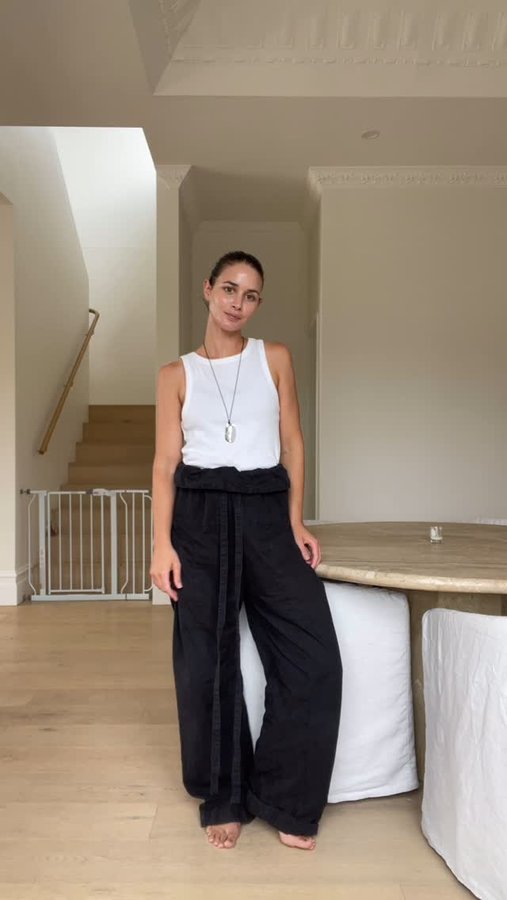 Instagram post by @harperandharley for St. Agni. Caption reads: [...] a day hanging with my girls 👯‍♀️ 

Top....