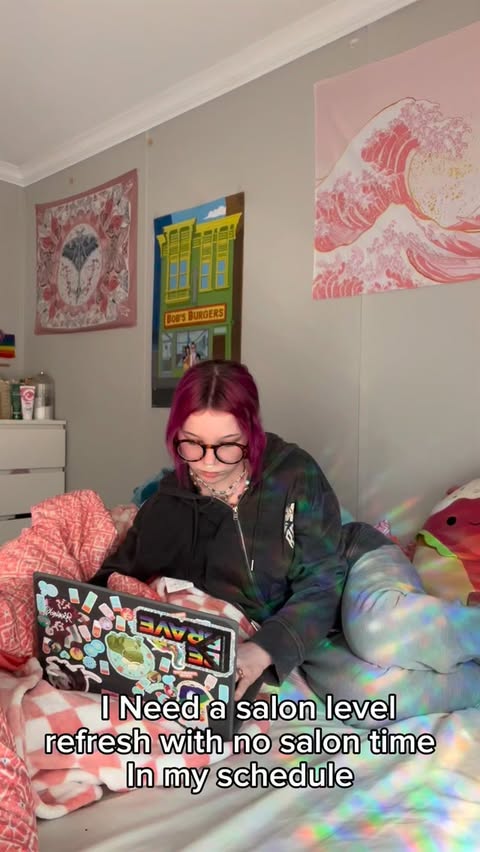 Instagram post by @chaoticallychey for Colorlomo. Caption reads: Colorlomo does it every time ladies

Don’t forget....