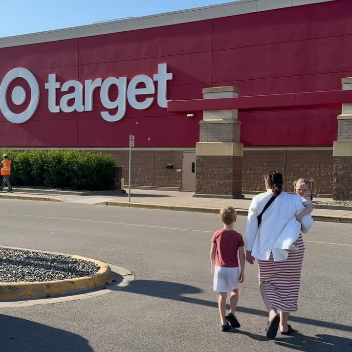 Instagram post by @mindovermidwest for Hyland's Naturals. Caption reads: As parents choosing the right products for your....