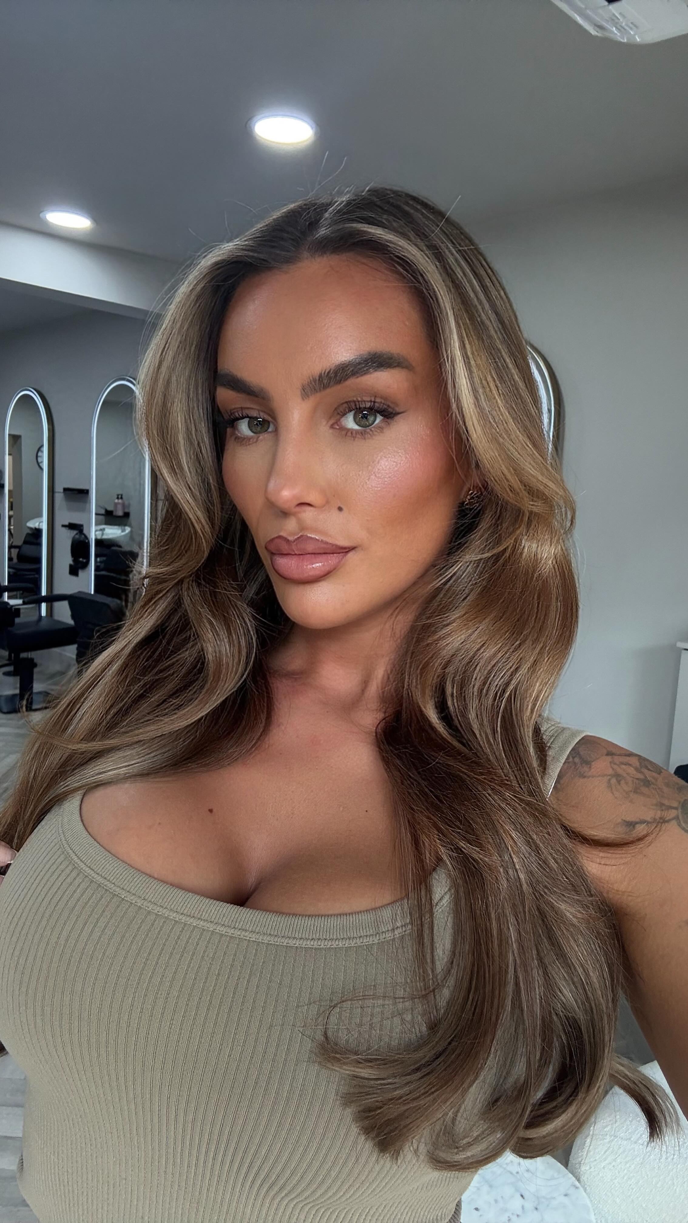 Instagram post by @danielletillywright for Cliphair. Caption reads: [...] summeringggg 

New hair day with....