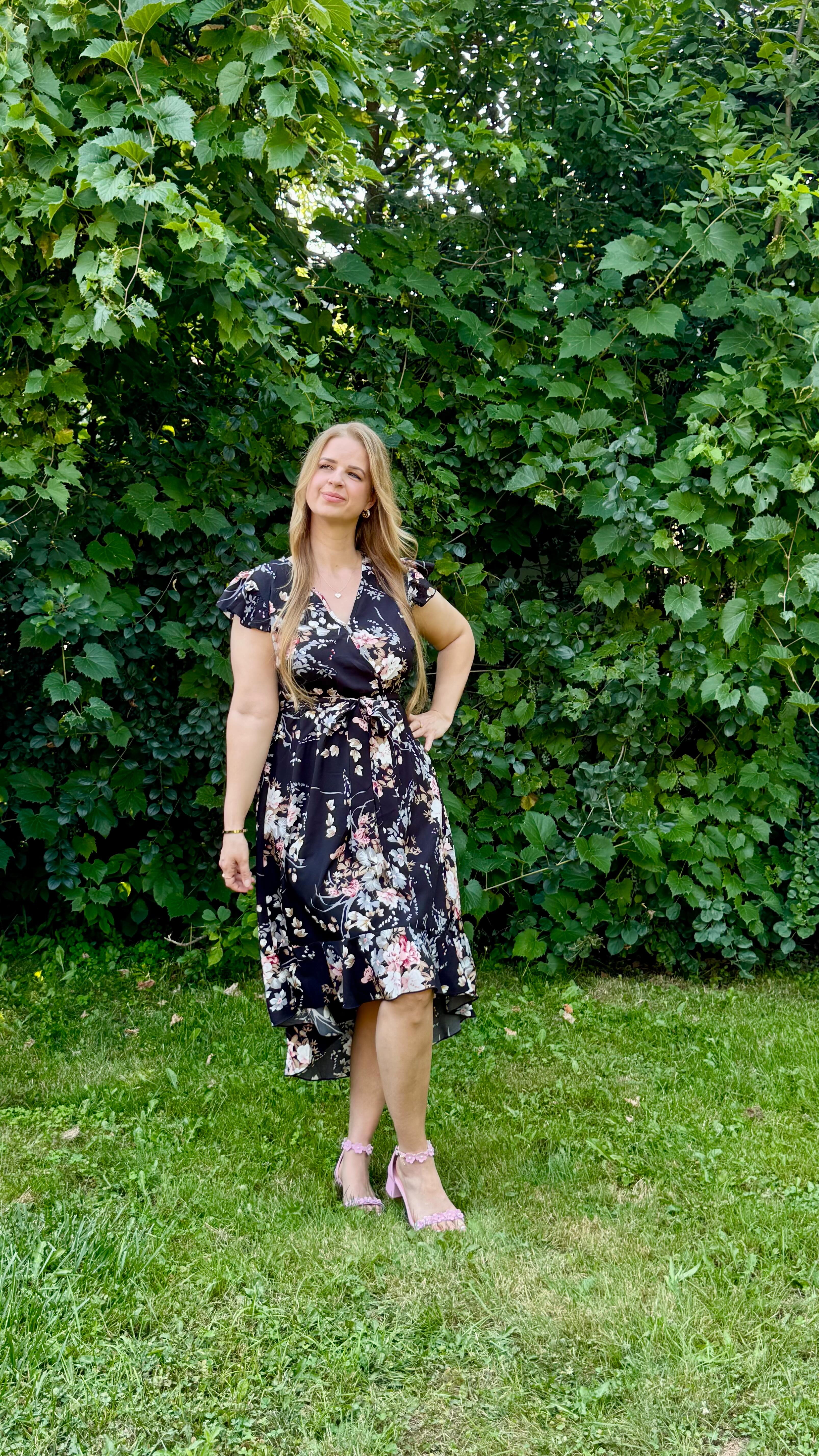 Instagram post by @michelles_empire1 for BloomChic. Caption reads: @bloomchic for the plus size baddies 🩷 [...].